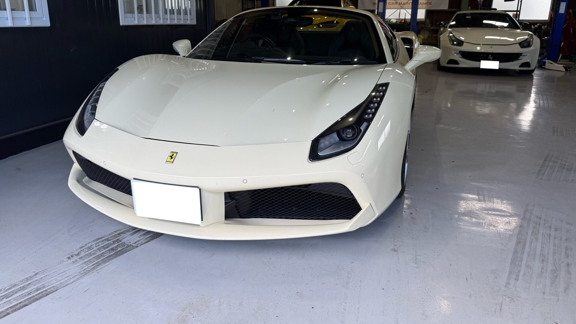 フェラーリ 488